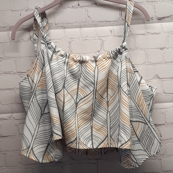 Manuhealii Leihulu print cold shoulder tie blouse - Picture 6 of 6